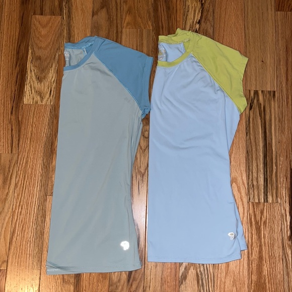 Mountain Hardwear Tops - Mountain Hardware Women’s Active Top Lot of 2, Size M, two toned.